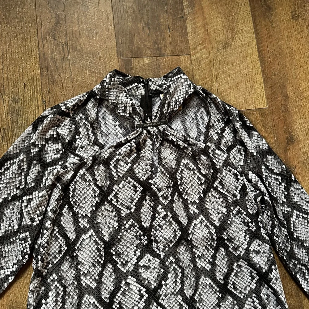 Women's Michael Kors Black & White Snake Print Blouse L